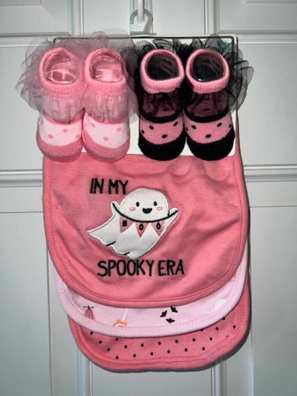 PINK HALLOWEEN BIB AND BOOTIE SET